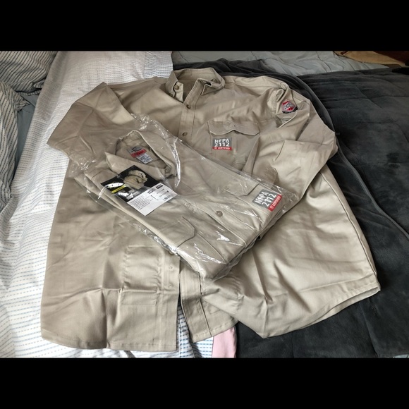 2 Never Worn Fire Resistant Welding Shirts - Picture 2 of 6